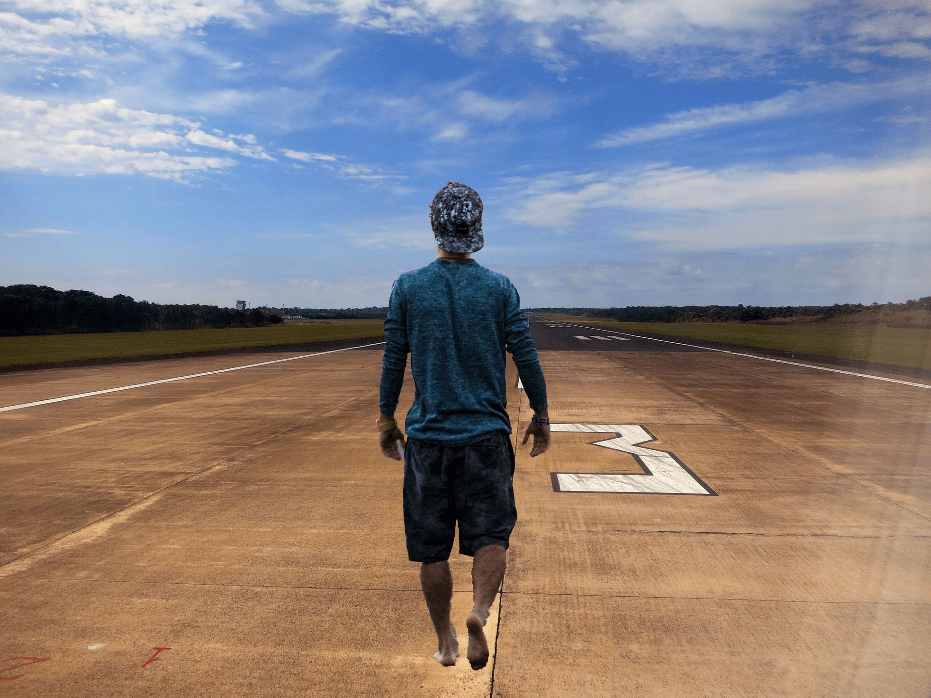 landing-track-2428487_1920