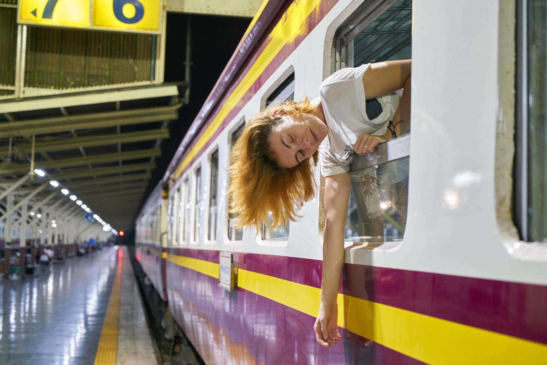 train-3726197_1920-1