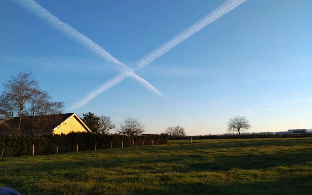 El combustible fósil para aviación puede mejorarse a bajo costo para reducir el calentamiento climático producido por las estelas y mejorar la calidad del aire