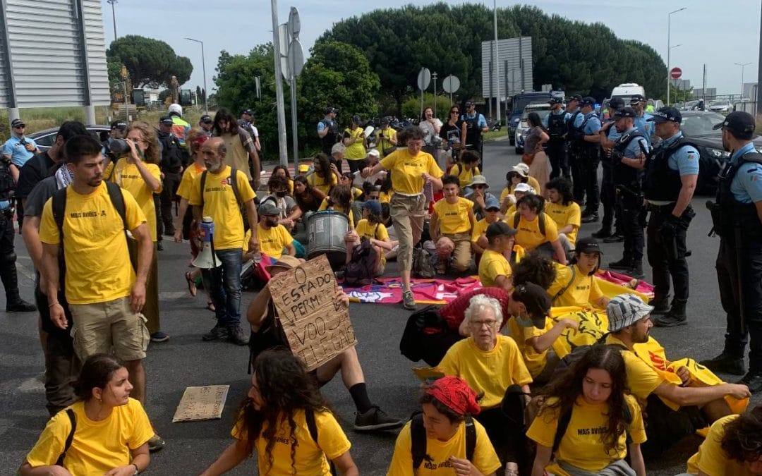 Actions disrupt four European airports demanding urgent reduction of air traffic