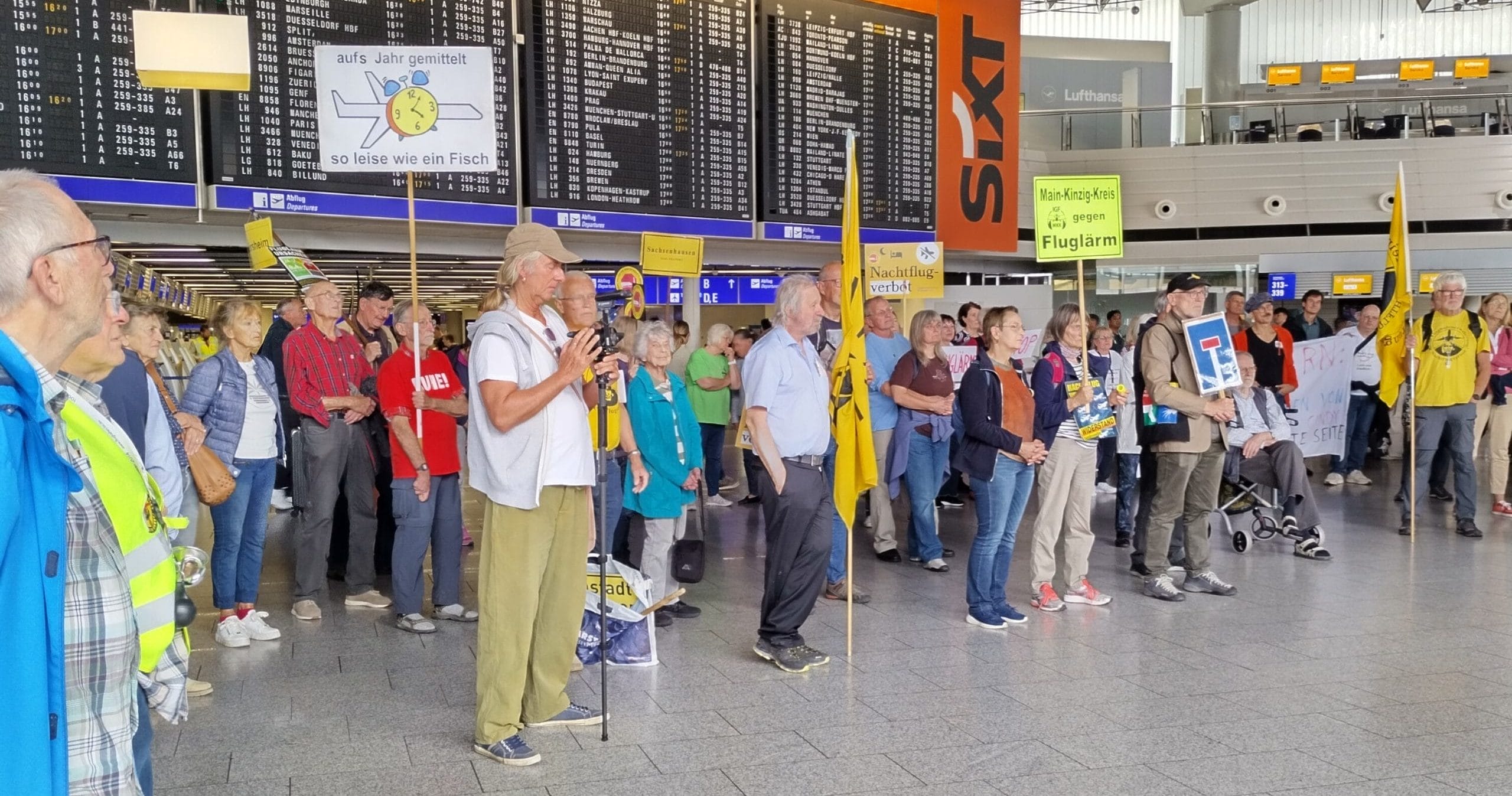 Action on the international day for the ban of night flights in Frankfurt.